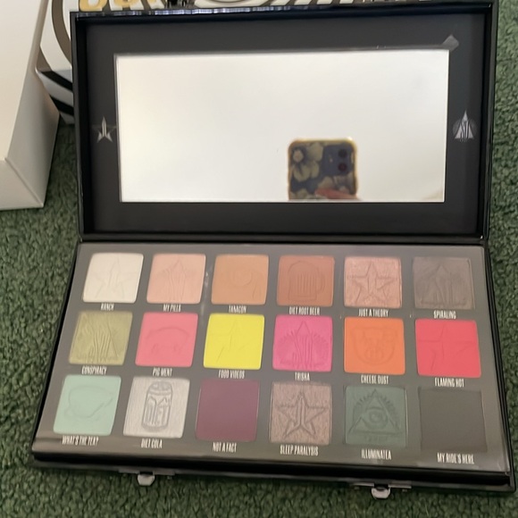 Jeffree Star Conspiracy palette - Picture 4 of 4